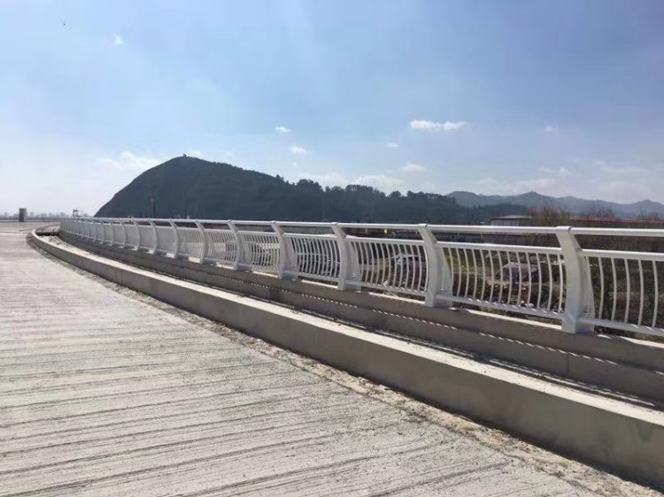 鋁合金護(hù)欄